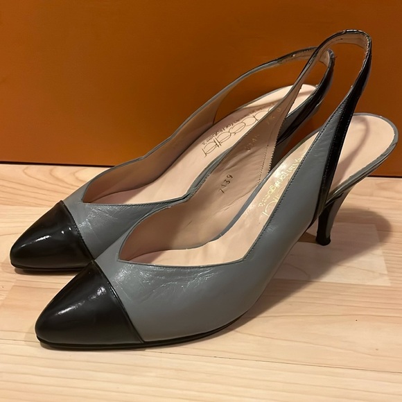 pacesetter Shoes - Vintage Pacesetter gray & black sling back heels 7.5